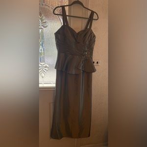 Women’s Jade by Jasmine Sage Green Formal Dress with Shawl - Size 14